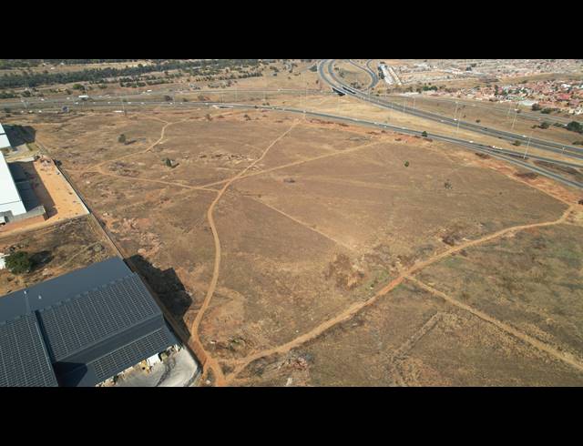 9,517M² VACANT LAND FOR SALE IN AEROTON